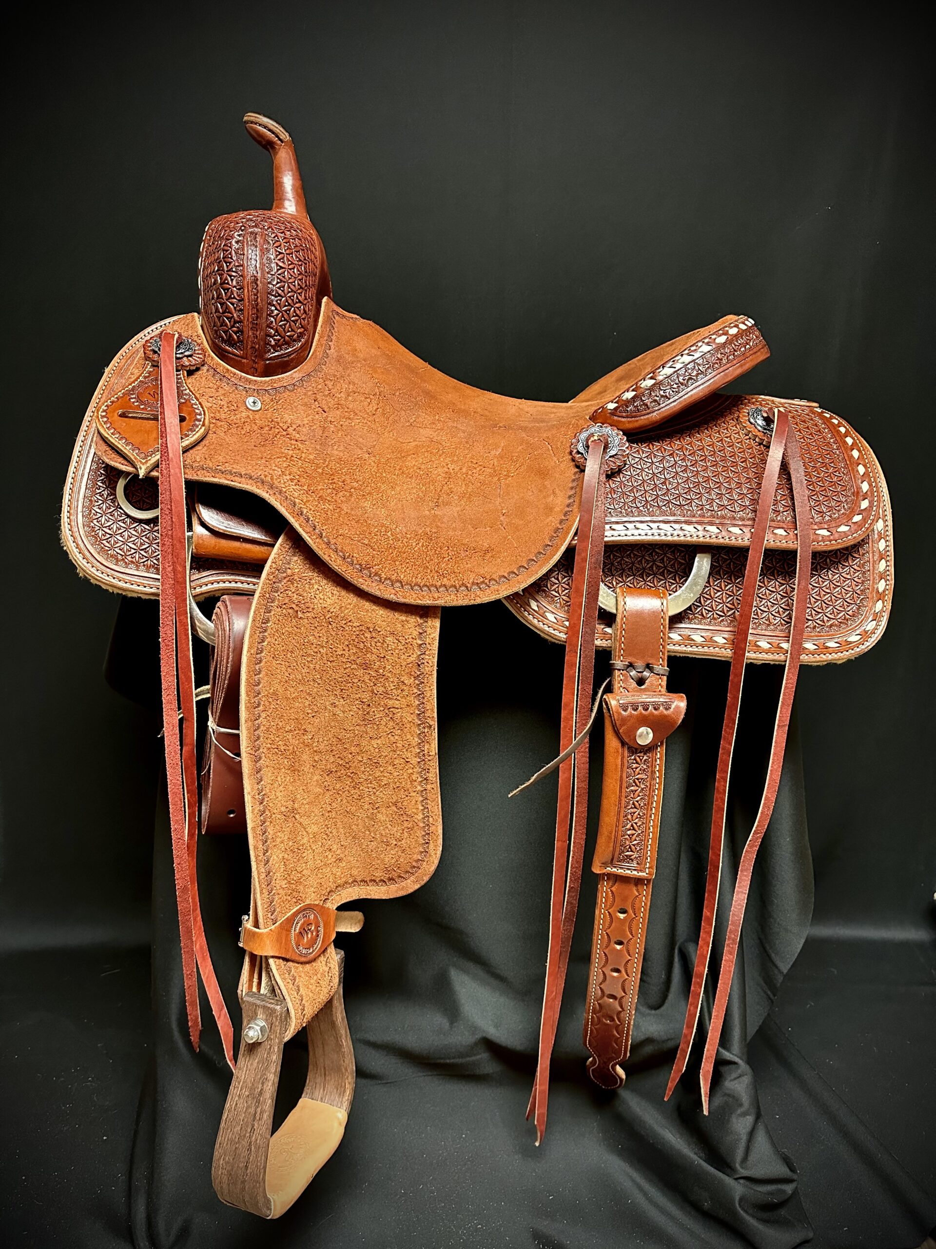 White Rock Cutting Saddle with Snowflake tooling and White Buckstitch